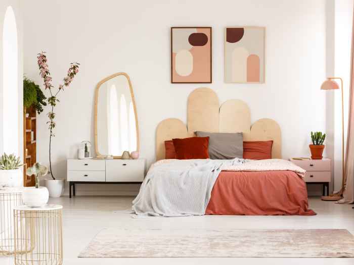 How to decorate bedroom without furniture