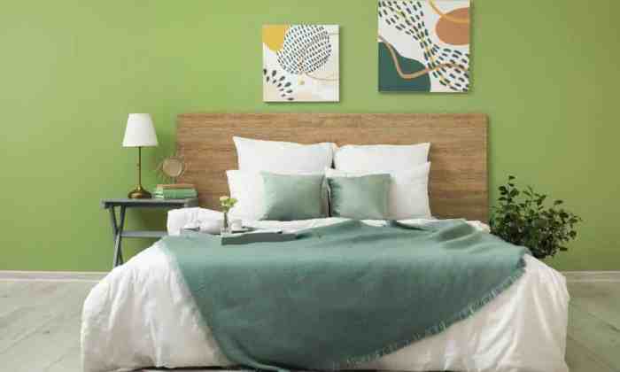 How to decorate wall in bedroom