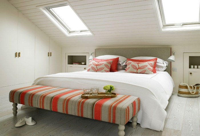 How to decorate bedroom with sloped ceiling