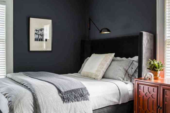 How to decorate a bedroom with gray walls