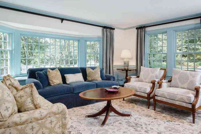 How to decorate big windows in living room