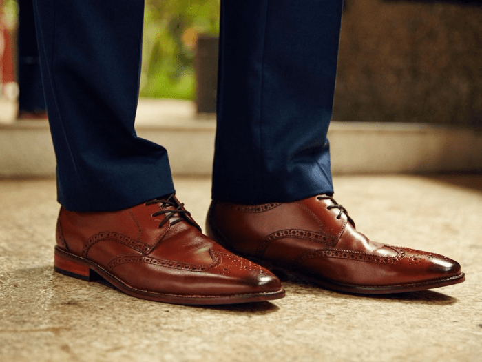 Shoes brown dress man florsheim every zappos loafers men should own guys instagram business according popular most brogue businessinsider