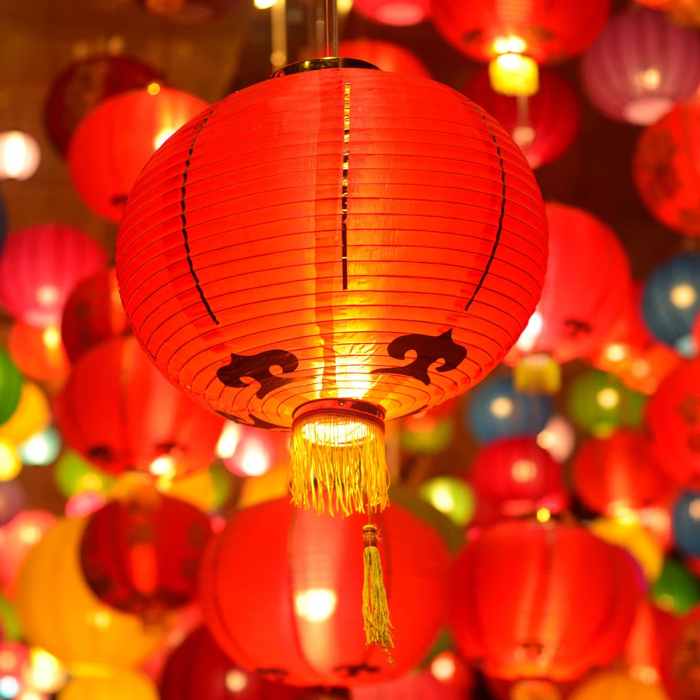 When to start decorating for chinese new year