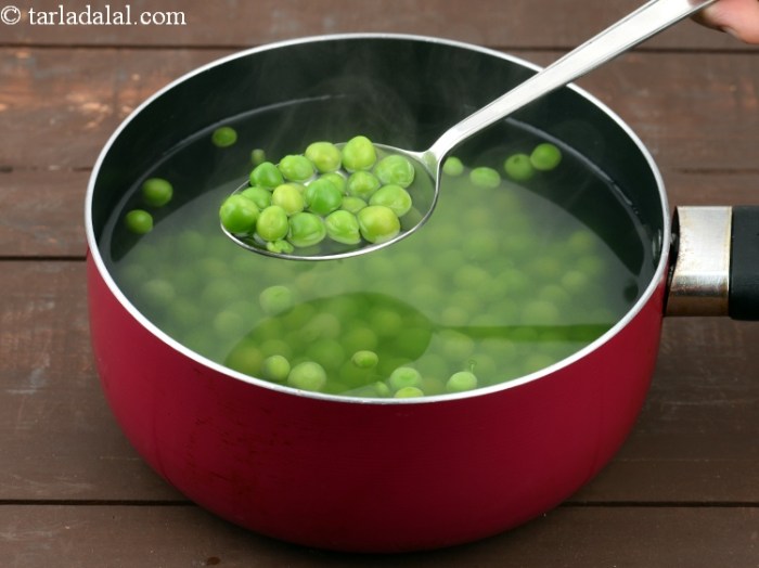 How to cook green peas indian style